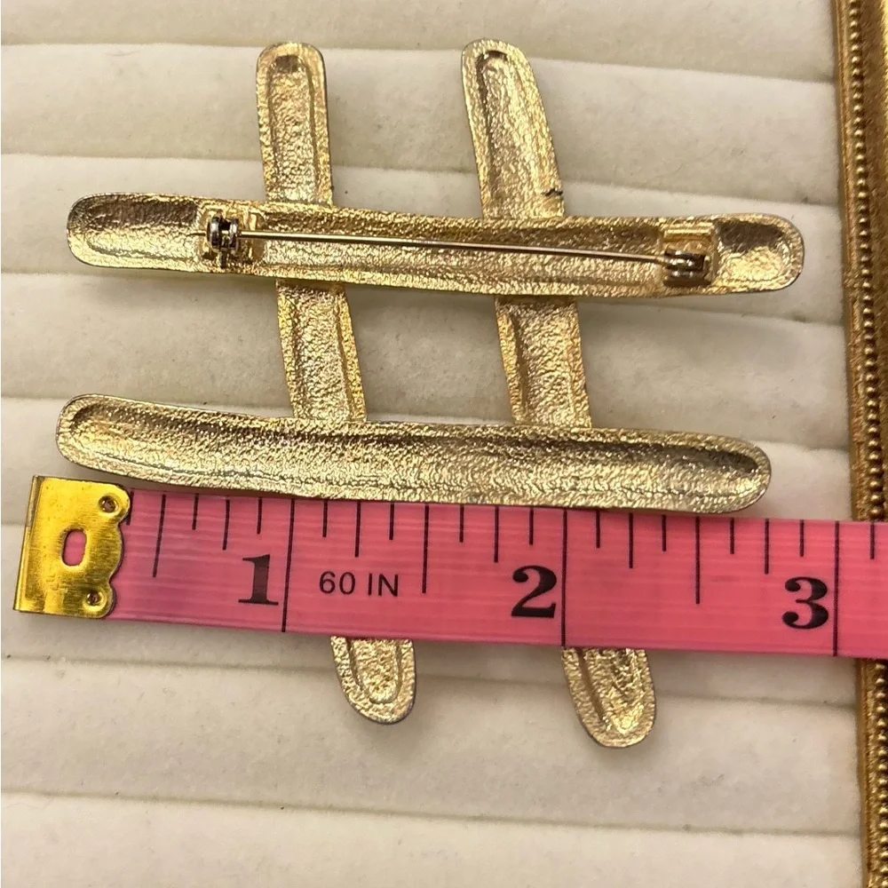 Vintage Brooch Gold Tone‎ Tic Tac Toe Hash Tag Pin 2.5” Tall